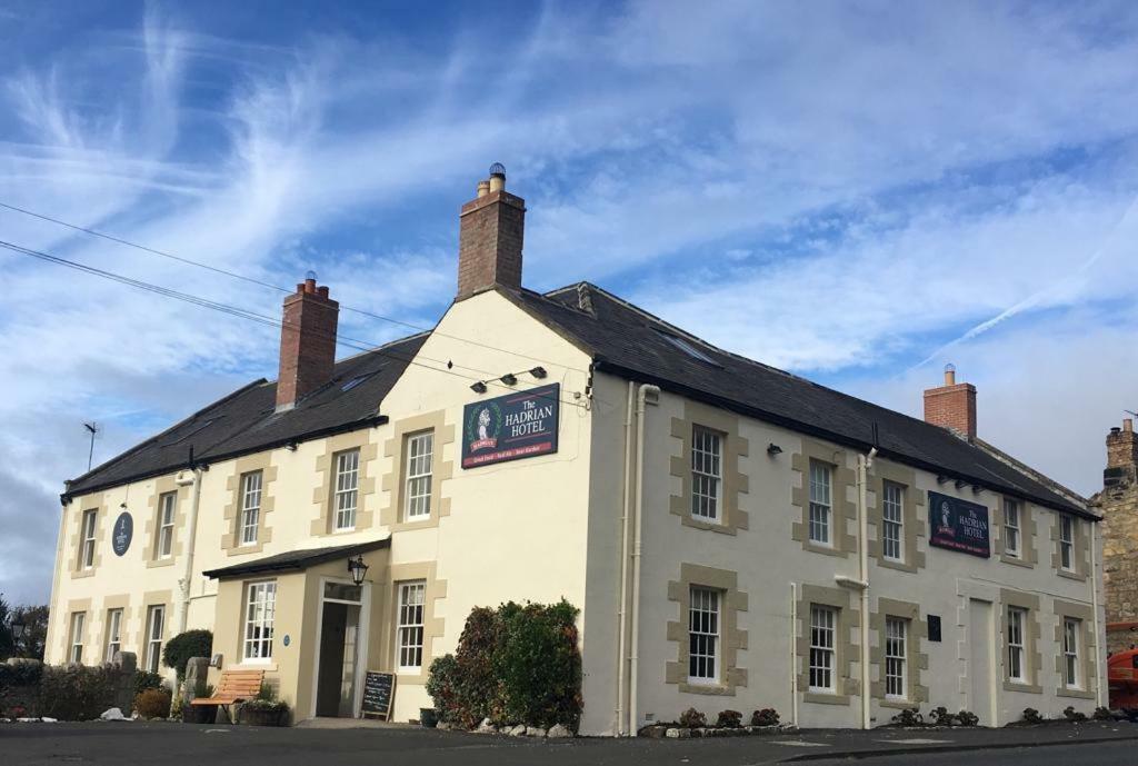 The Hadrian Hotel Wall Exterior foto